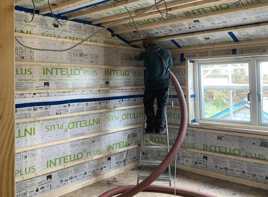 Dakisolatie: Efficiënt en Duurzaam met Cellulose voor Optimale Bescherming en Energiebesparing